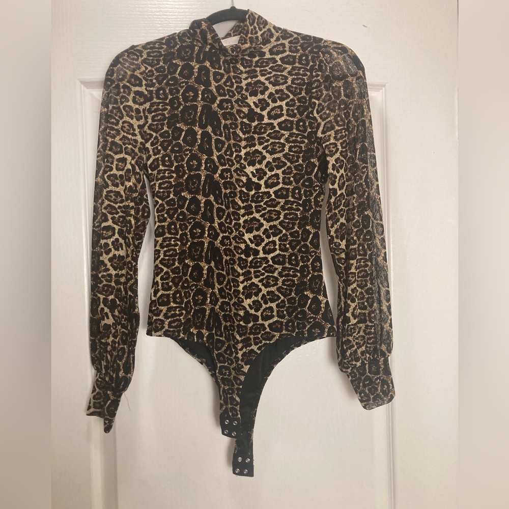 Ember Cheetah print Long Sleeve bodysuit size M New with tags